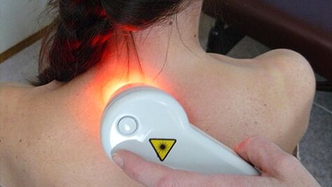 Physiotherapie fir d'Behandlung vu Gebärmutteral Osteochonders